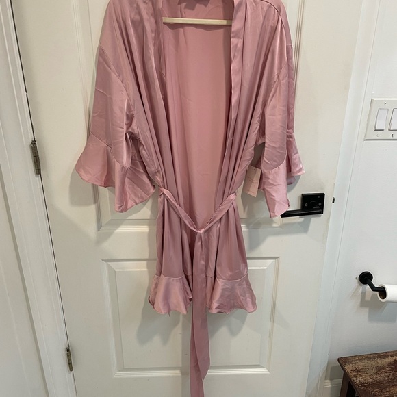 Birdy Grey Kenny Satin Ruffle Robe Dusty Pink Bridesmaid Robe - Picture 3 of 3